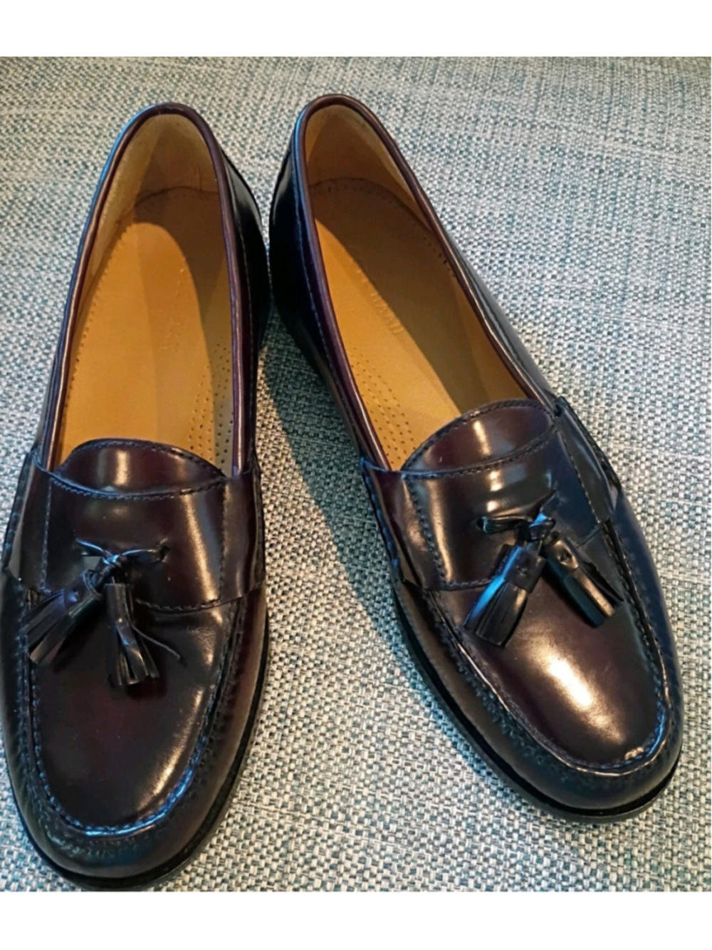 COLE HAAN-Classic Pinch Tassel Loafer Polished Burgundy Leather Shoes SZ 11 D